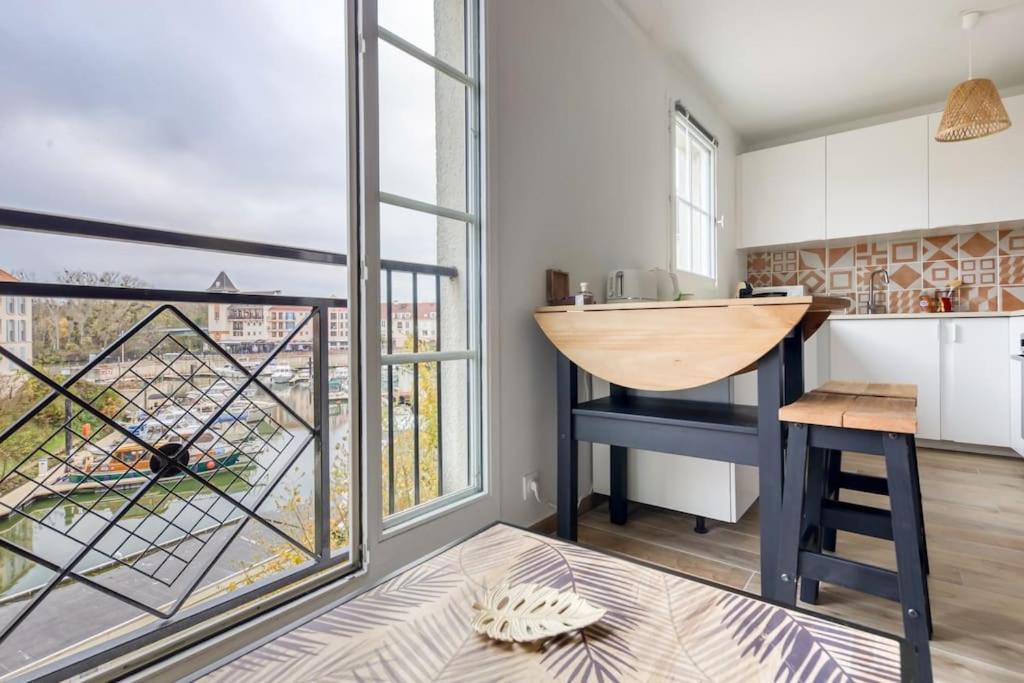 Studio Vue Direct Sur Le Port De Cergy, Parking Prive Gratuit Екстериор снимка
